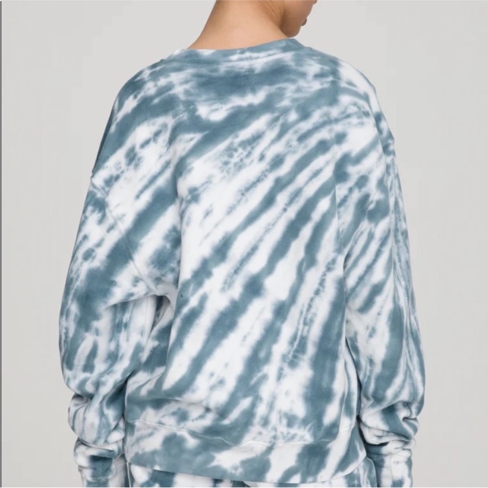 NWT GOOD AMERICAN BOYFRIEND Blue and White Tie-Dye Crewneck Sweatshirt size 2 - Picture 4 of 11